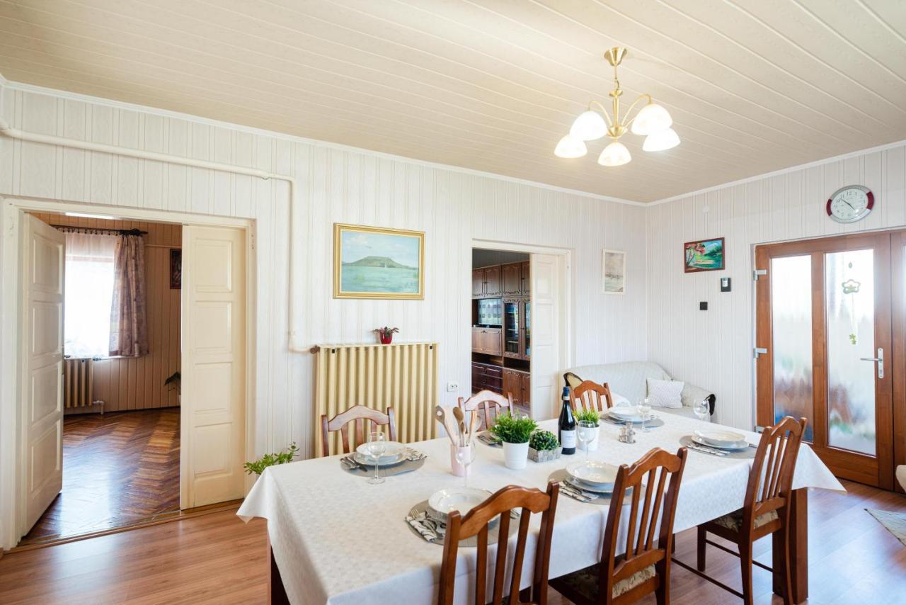 Vadkacsa apartmanház medencével Zamárdi Exterior foto