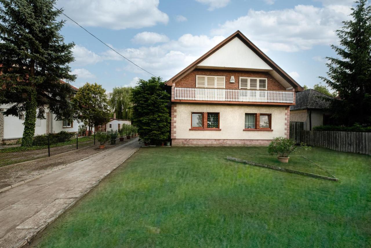 Vadkacsa apartmanház medencével Zamárdi Exterior foto