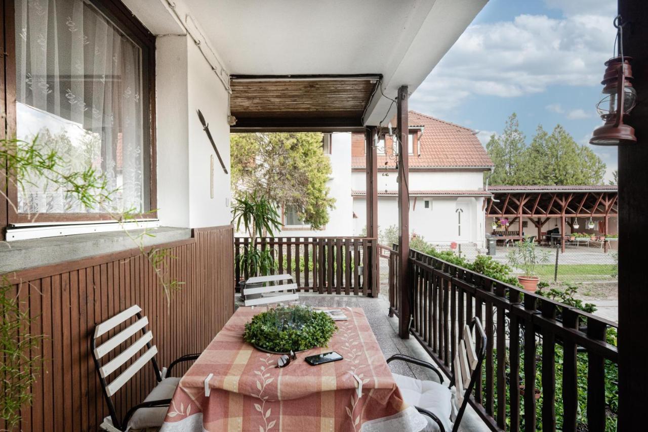 Vadkacsa apartmanház medencével Zamárdi Exterior foto